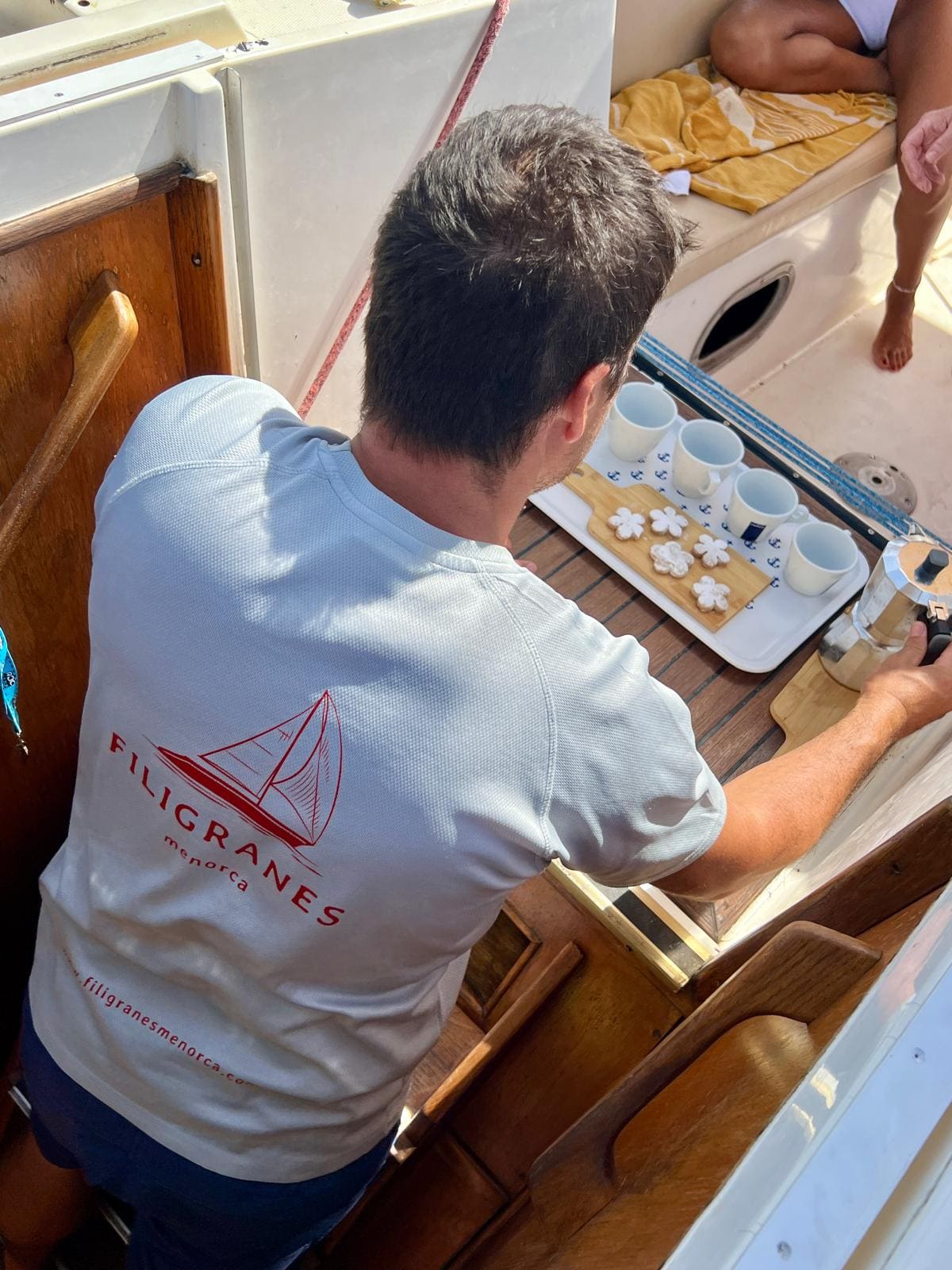 Atardecer en velero privado desde Fornells